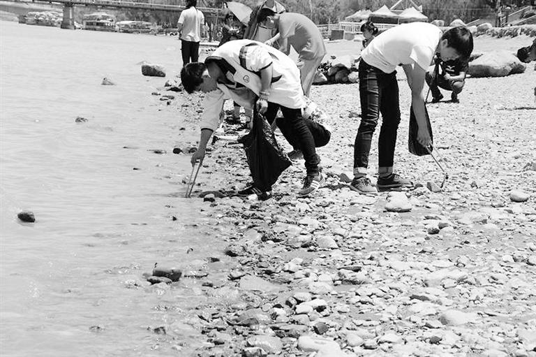 保護母親河，我們一直在路上……