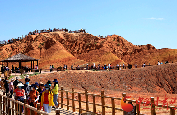 端午假期張掖共接待游客87.05萬人次，實現(xiàn)旅游收入4.64億元