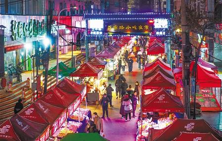 蘭州市城關(guān)區(qū)正寧路小吃夜市、南關(guān)民族風(fēng)味一條街恢復(fù)營業(yè)