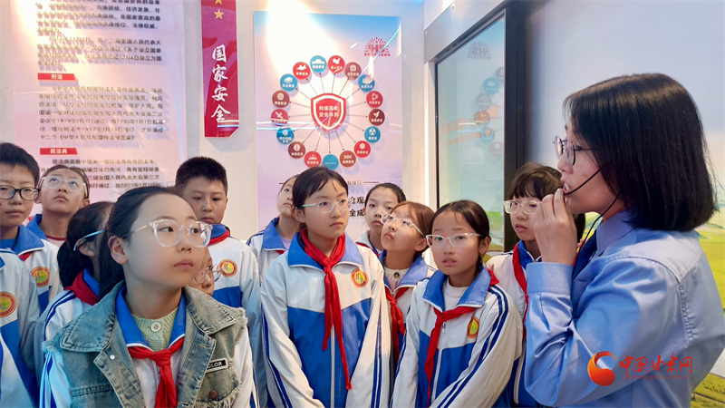 法治陽光護(hù)航草原少年成長